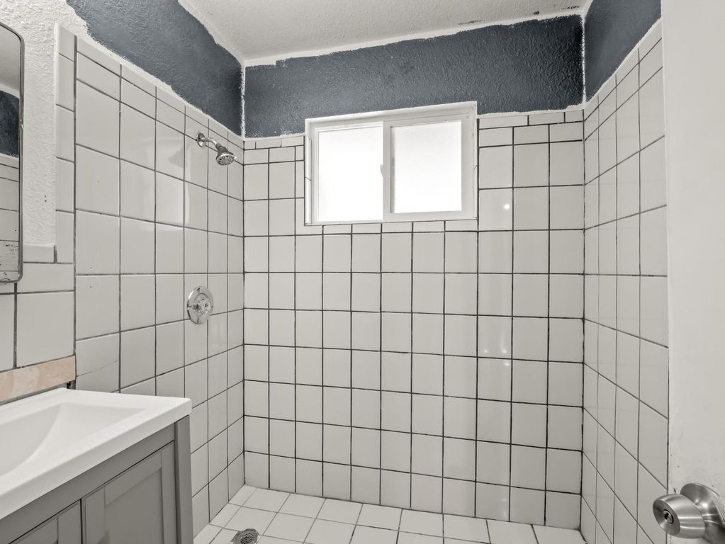 Image 18 of property listing at 8687 E Khan Street, Selma, CA 93662