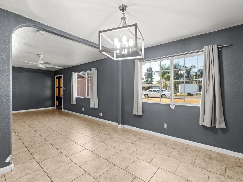 Image 19 of property listing at 8687 E Khan Street, Selma, CA 93662