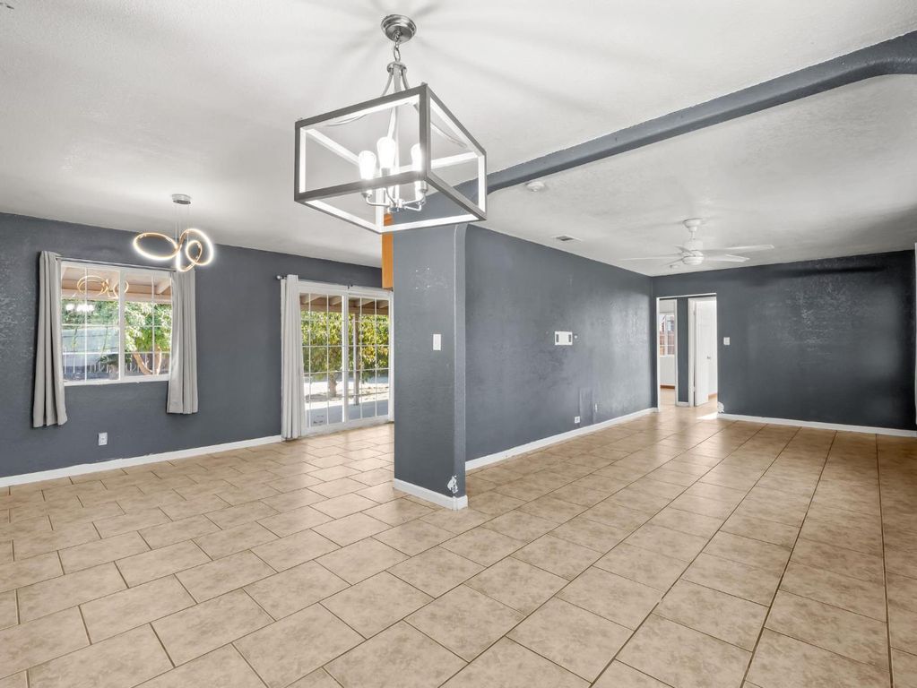 Image 21 of property listing at 8687 E Khan Street, Selma, CA 93662
