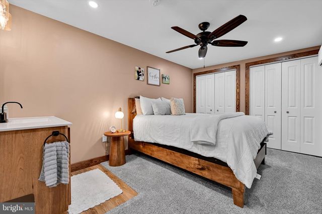 470 N HEIDELBERG RD, Robesonia, PA 19551