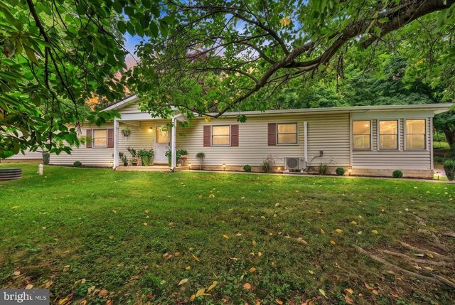 470 N HEIDELBERG RD, Robesonia, PA 19551