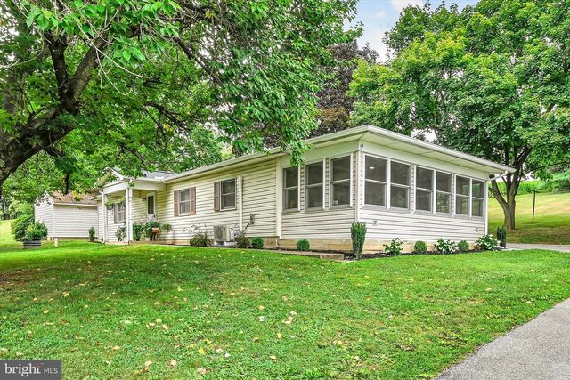 470 N HEIDELBERG RD, Robesonia, PA 19551