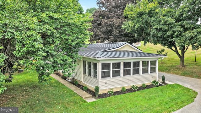 470 N HEIDELBERG RD, Robesonia, PA 19551