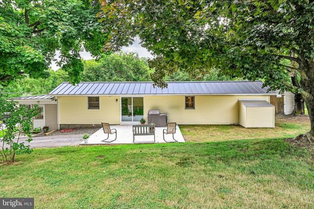 470 N HEIDELBERG RD, Robesonia, PA 19551