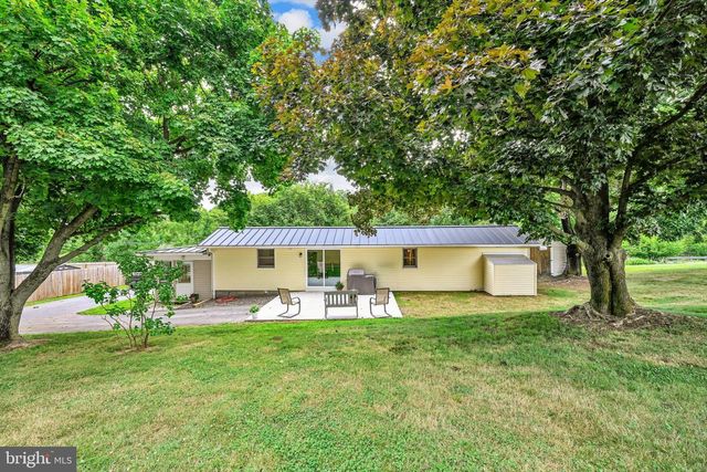 470 N HEIDELBERG RD, Robesonia, PA 19551