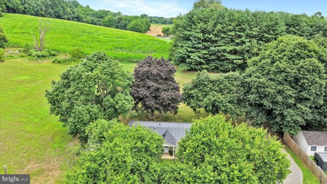 470 N HEIDELBERG RD, Robesonia, PA 19551