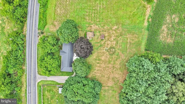 470 N HEIDELBERG RD, Robesonia, PA 19551