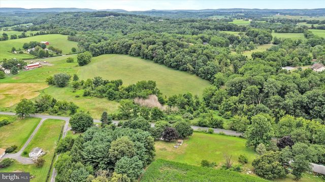 470 N HEIDELBERG RD, Robesonia, PA 19551