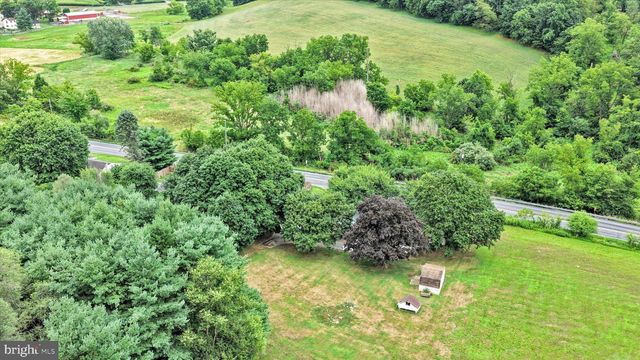 470 N HEIDELBERG RD, Robesonia, PA 19551