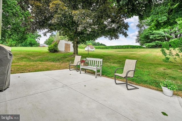 470 N HEIDELBERG RD, Robesonia, PA 19551
