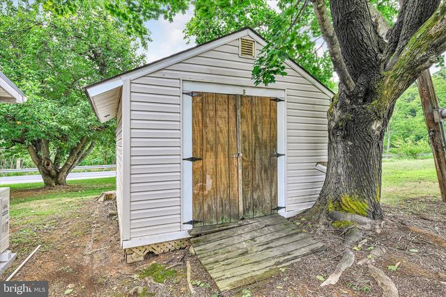 470 N HEIDELBERG RD, Robesonia, PA 19551
