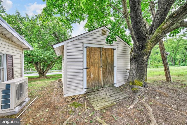 470 N HEIDELBERG RD, Robesonia, PA 19551