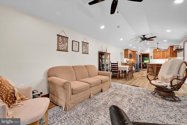 470 N HEIDELBERG RD, Robesonia, PA 19551
