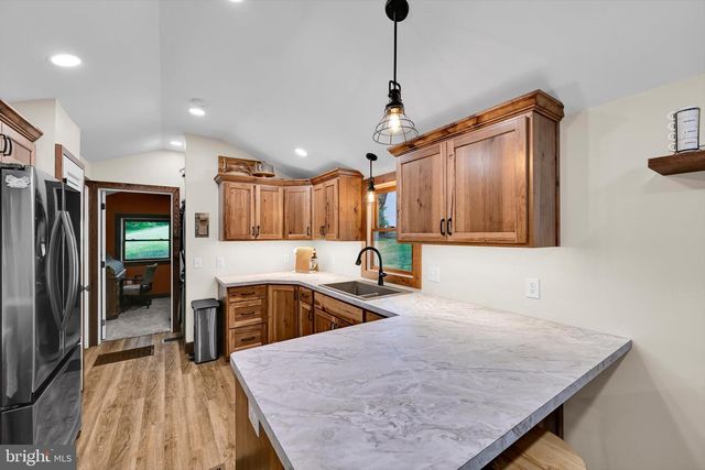 470 N HEIDELBERG RD, Robesonia, PA 19551