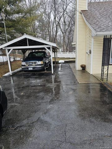 15 Scotchtown Place, Middletown, NY 10941