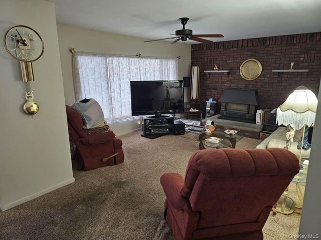 15 Scotchtown Place, Middletown, NY 10941