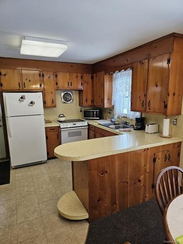 15 Scotchtown Place, Middletown, NY 10941