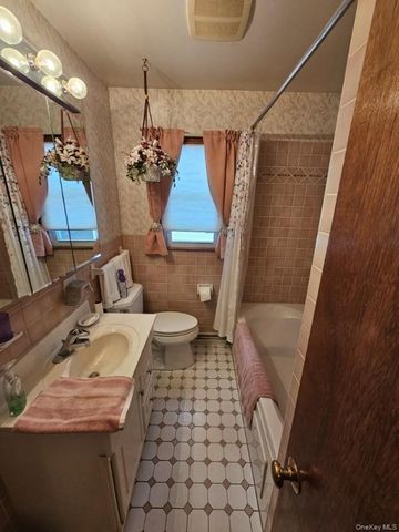 15 Scotchtown Place, Middletown, NY 10941