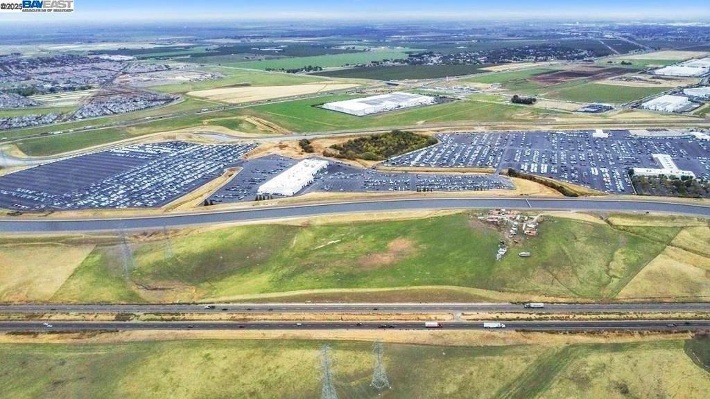 Image 1 of property listing at 25559 S International Pkwy, Tracy, CA 95377