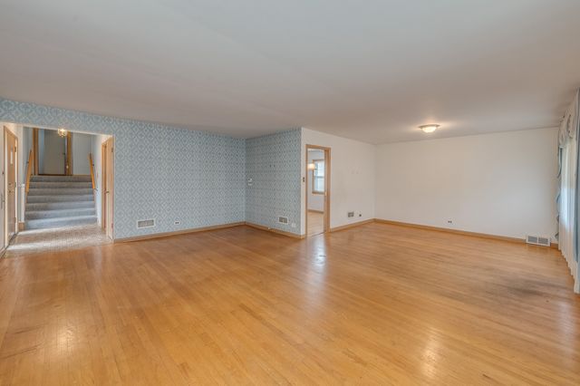 1449 Norfolk Avenue, Westchester, IL 60154