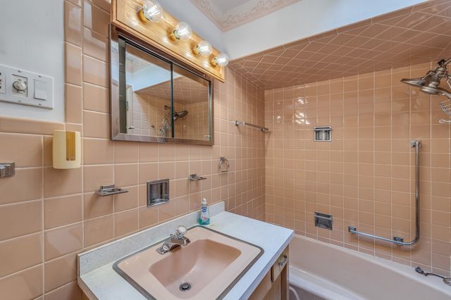 1449 Norfolk Avenue, Westchester, IL 60154