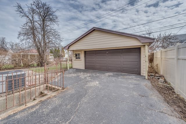 1449 Norfolk Avenue, Westchester, IL 60154