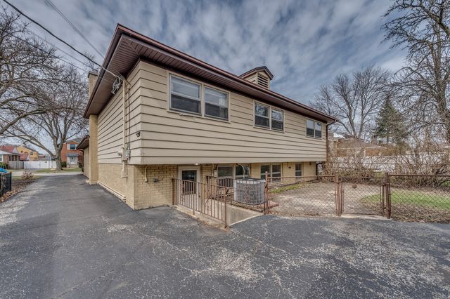 1449 Norfolk Avenue, Westchester, IL 60154