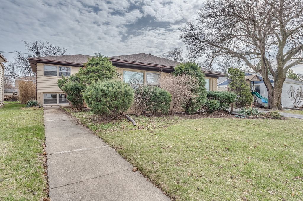 1449 Norfolk Avenue, Westchester, IL 60154