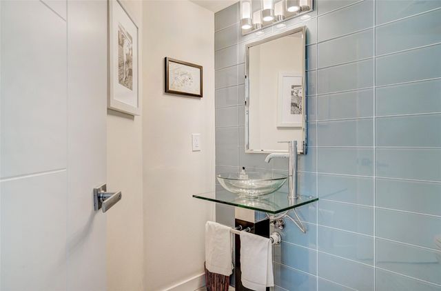 6 Sugar Creek DR, West Lake Hills, TX 78746