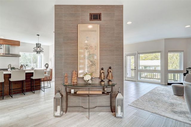 6 Sugar Creek DR, West Lake Hills, TX 78746