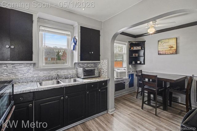 16731 Biltmore Street, Detroit, MI 48235