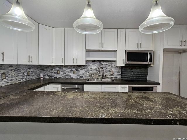 9418 Rue De Bois, San Antonio, TX 78254