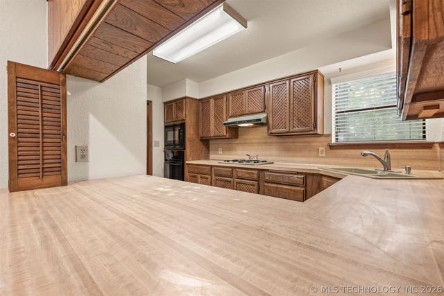 15800 E 183rd Street S, Bixby, OK 74008