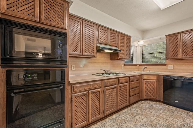 15800 E 183rd Street S, Bixby, OK 74008