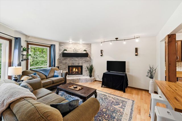 674 Dorland Road S, Maplewood, MN 55119