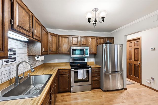 674 Dorland Road S, Maplewood, MN 55119