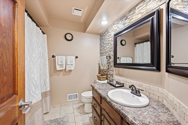 674 Dorland Road S, Maplewood, MN 55119