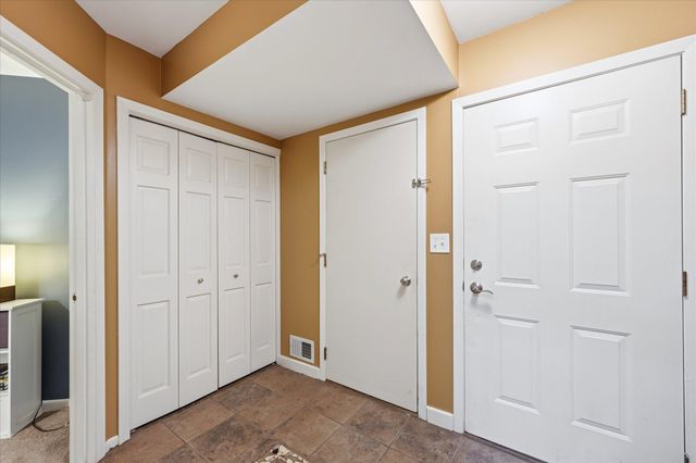 674 Dorland Road S, Maplewood, MN 55119