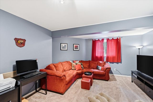 674 Dorland Road S, Maplewood, MN 55119