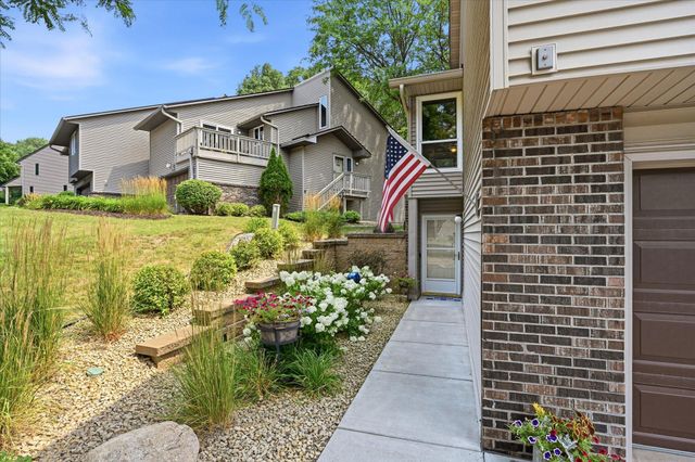 674 Dorland Road S, Maplewood, MN 55119