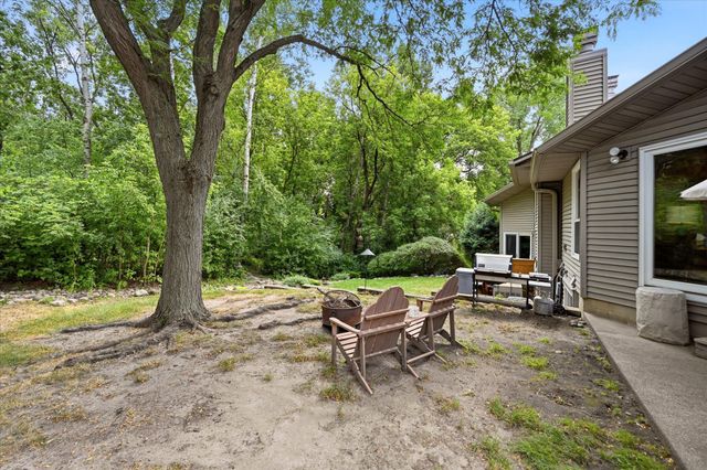 674 Dorland Road S, Maplewood, MN 55119