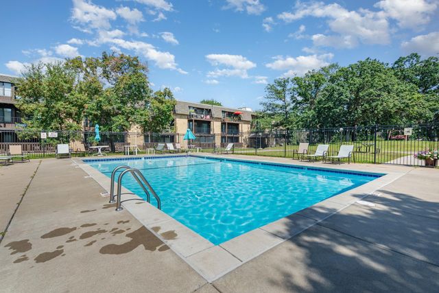 3421 Kent Street 603, Shoreview, MN 55126