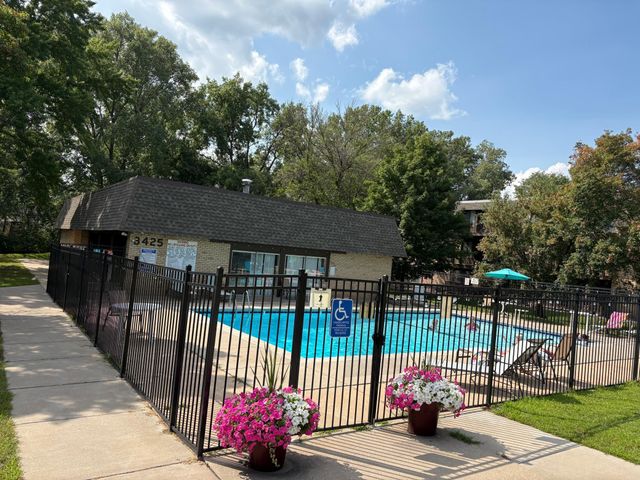 3421 Kent Street 603, Shoreview, MN 55126