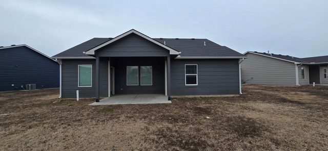 336 Deer Run Ave, El Dorado, KS 67042