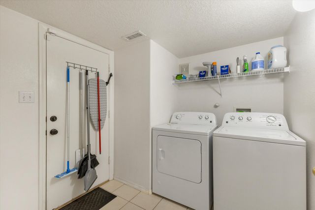 10924 Bandelier Drive NW, Albuquerque, NM 87114