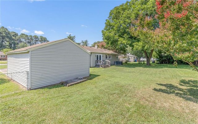 408 Oaklette DR, Chesapeake, VA 23325