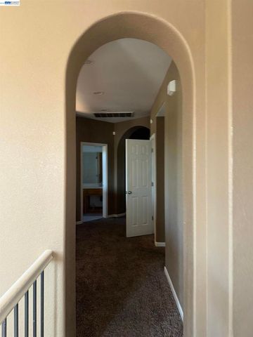 1016 Cypress Run Dr, Stockton, CA 95209