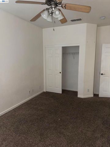 1016 Cypress Run Dr, Stockton, CA 95209