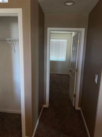 1016 Cypress Run Dr, Stockton, CA 95209