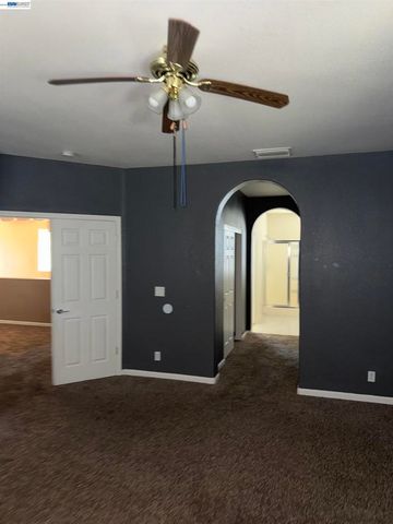 1016 Cypress Run Dr, Stockton, CA 95209